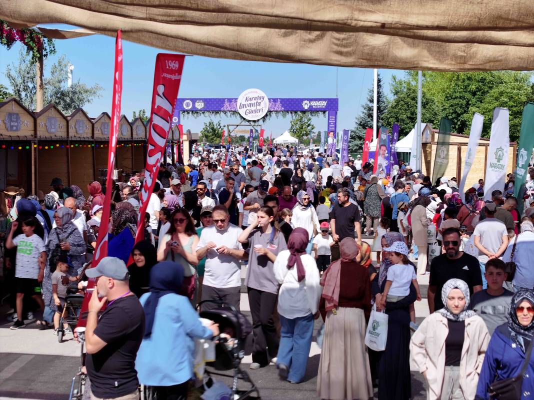 Karatay’ın mor denizi tüm dünyayı peşinden sürükledi! Görmeyen kalmadı 20